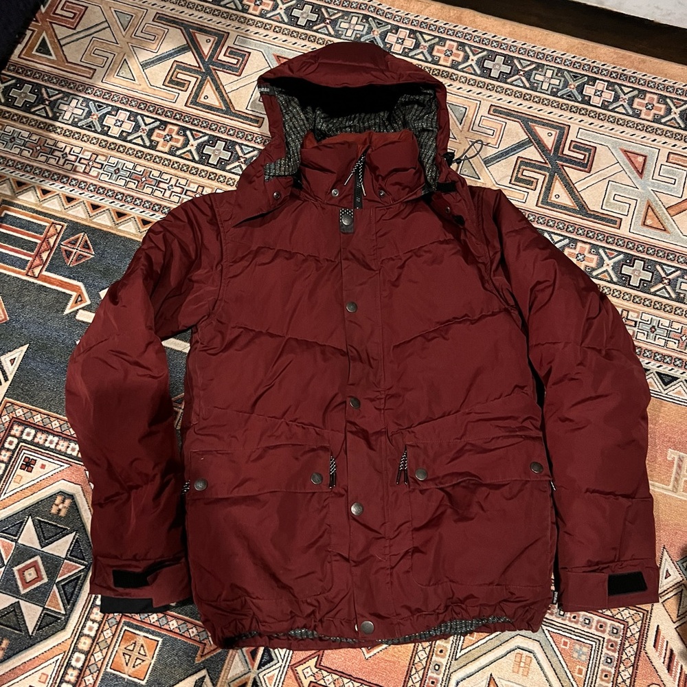 Insulated 32 Snowboards Puffer Jacket. Excellent condition. Very warm. Mens M